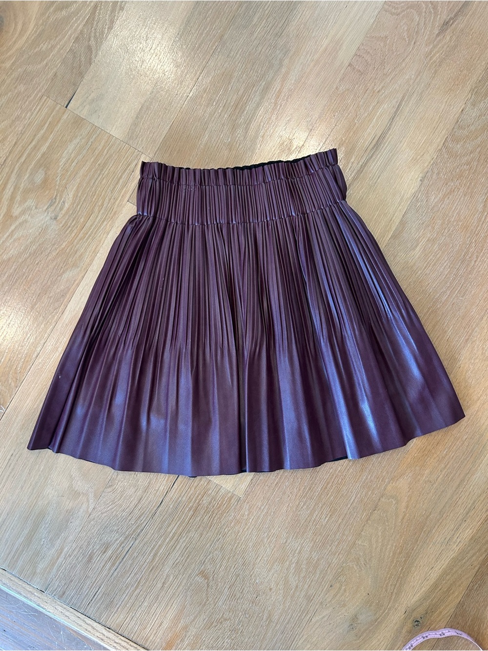 Avec Les Filles Pleated Faux Leather Mini Skirt - Burgundy